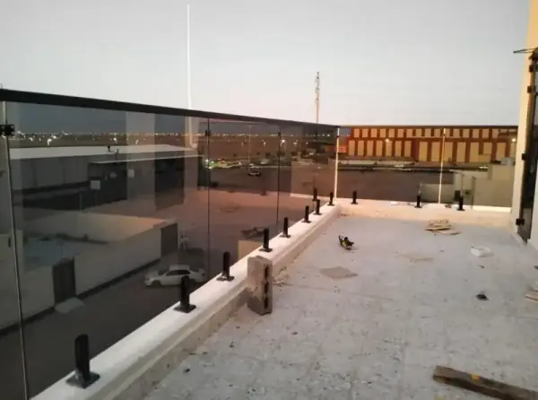 خطوات المعاينة الميدانية بالليزر لقياس الزجاج والمرايا لضمان دقة 100%